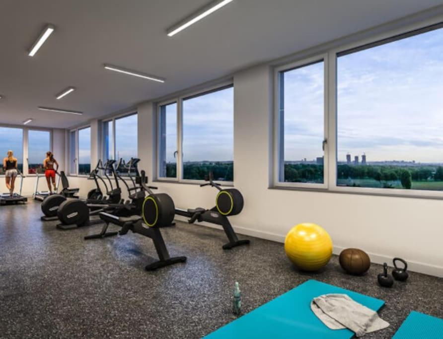 Donaublick Oasis: Stylische Wohnung Wenen Buitenkant foto